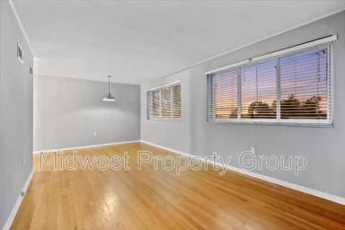 Main picture of 2507 S Big Bend Blvd