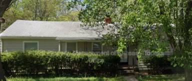 Main picture of 2243 SE Kentucky Ave