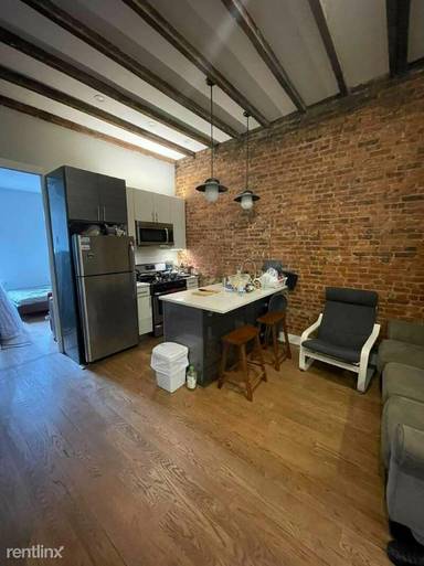 Main picture of 492 Marion St