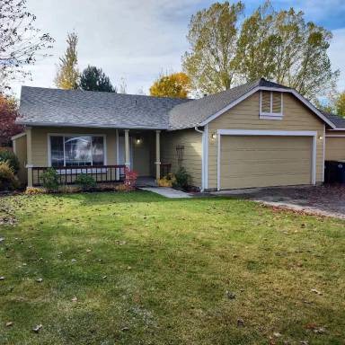 Main picture of 1556 NW Teak Ave