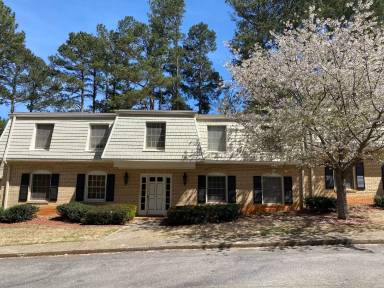 Main picture of 113 Georgetown Cir