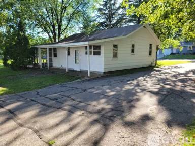 Main picture of 1055 Getty St S