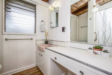 Main picture of 1633 Hookani St
