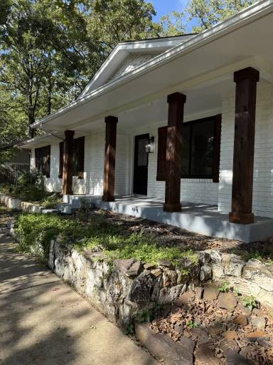 Main picture of 3601 Oakwood St