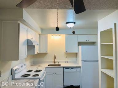 Main picture of 1429 E 64th St