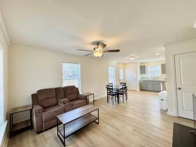 Main picture of 1712 Draper Rd