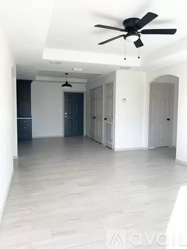 Main picture of 1605 E Filmore Ave