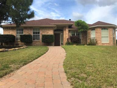 Main picture of 601 Moccasin Dr