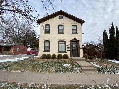 Main picture of 310 N Gilbert St