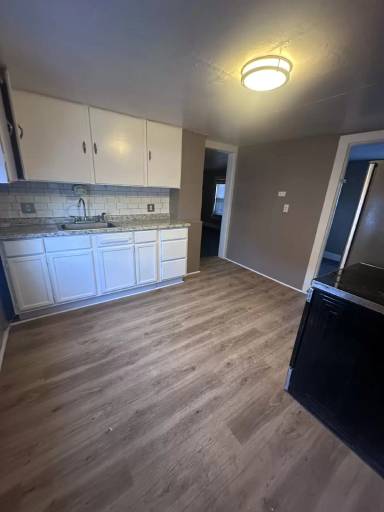 Main picture of 2114 W 40th Pl