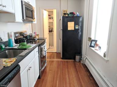 Main picture of 1871 Beacon St