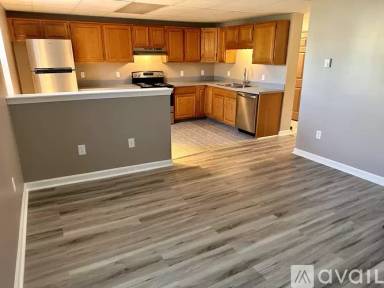 Main picture of 258 W 2nd St