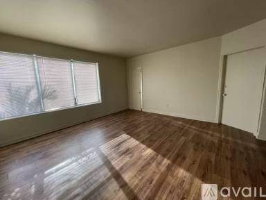 Main picture of 8031 Hawthorne Ave