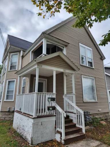 Main picture of 923 Wisconsin St