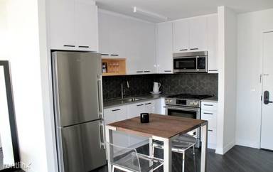 Main picture of 250 East Houston