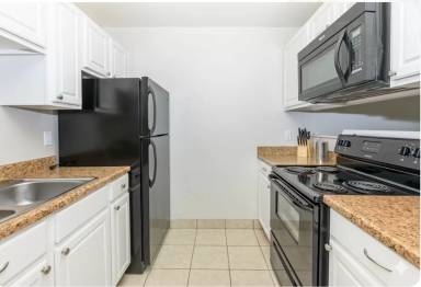 Main picture of 1300 Lakeview Ave