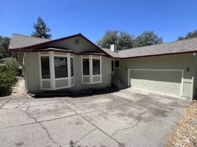 Main picture of 17909 Huckleberry Dr