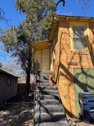 Main picture of 1224 Peak St
