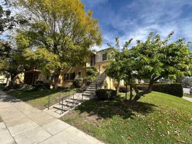Main picture of 1467 E Broadway