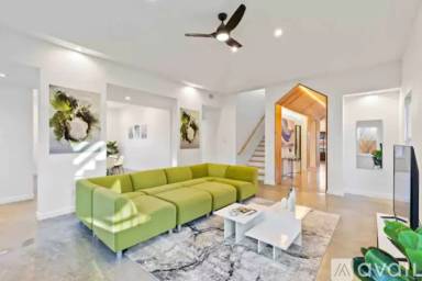 Main picture of 4705 Worth St