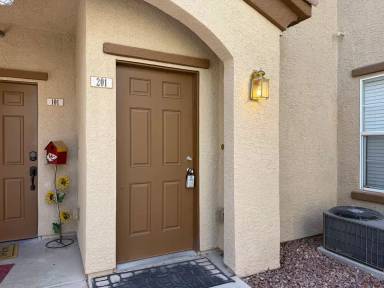 Main picture of 3910 Legend Hills St