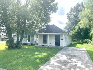 Main picture of 2740 Laurel St