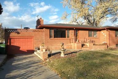 Main picture of 119 E 22nd St