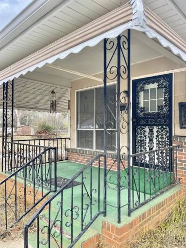 Main picture of 2812 Snavely Ave SW