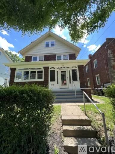 Main picture of 1335 Ryland Ave
