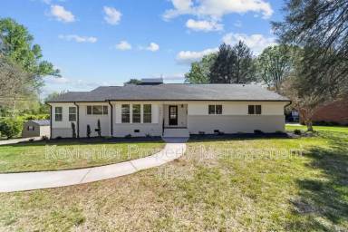 Main picture of 3807 W Friendly Ave