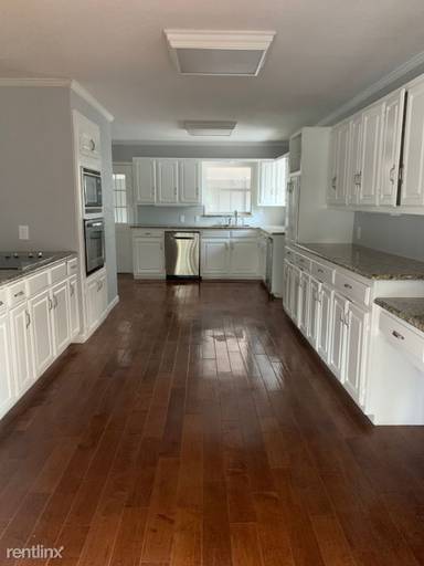 Main picture of 808 Western Hills Dr