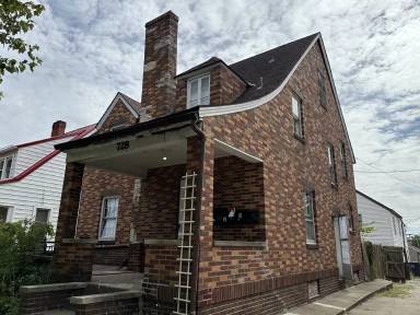Main picture of 728 E Main St