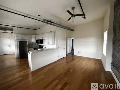 Main picture of 883 Broadway