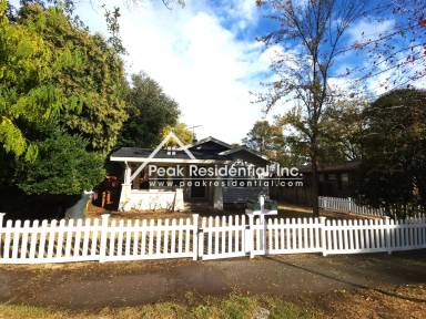 Main picture of 109 1/2 B St
