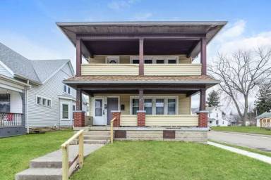 Main picture of 327 N Shaffer St