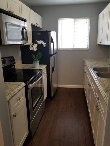 Main picture of 113 E Tiffany Dr