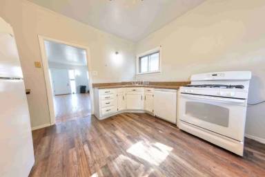 Main picture of 3802 Neosho St