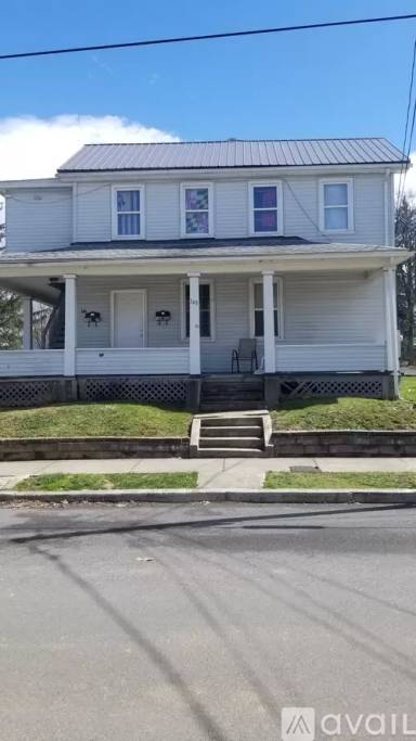 Main picture of 148 Bowery St
