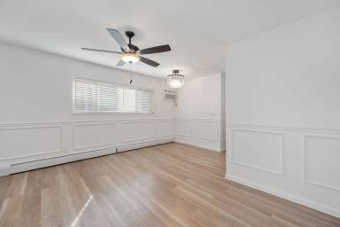 Main picture of 4822 Section Ave