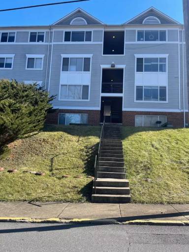 Main picture of 303 White St