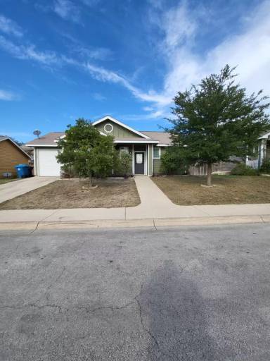Main picture of 121 Ivy Ln