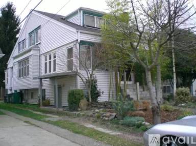 Main picture of 4721 5th Ave NE