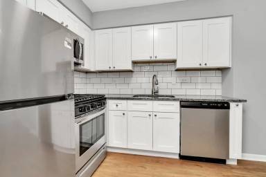 Main picture of 909 Plainfield Rd