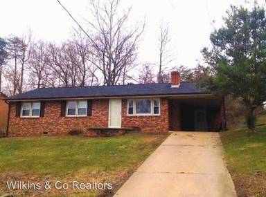 Main picture of 300 Lakeside Dr