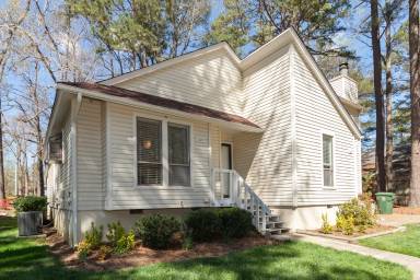 Main picture of 105 Lake Pine Dr