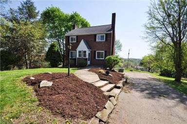 Main picture of 243 Capitol Dr