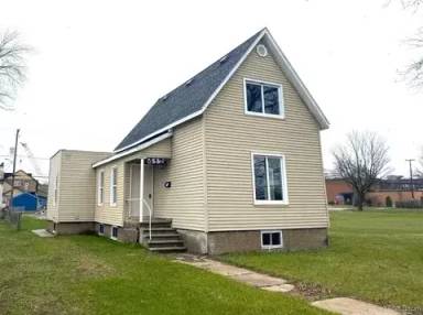 Main picture of 412 1st Ave S