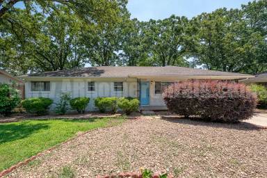 Main picture of 4410 N Locust St