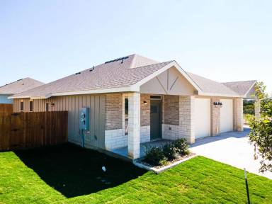 Main picture of 102 Levi Ct