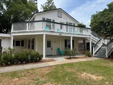Main picture of 2105 Magnolia Ave
